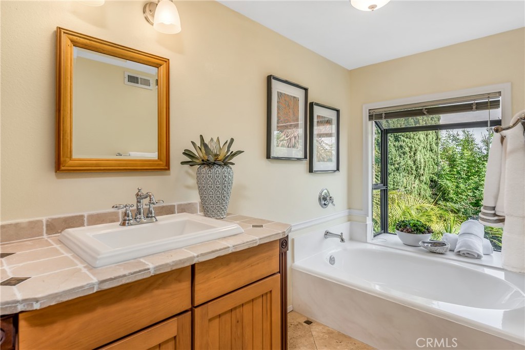 2348 Littleton Circle