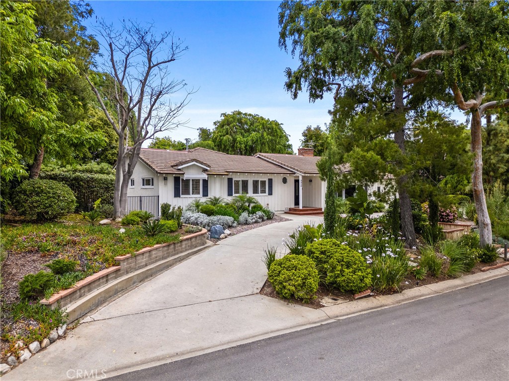 3215 Arbol Drive