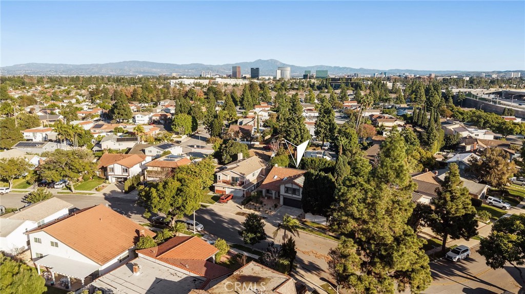 1096 Tulare