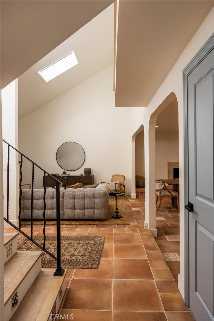 1096 Tulare