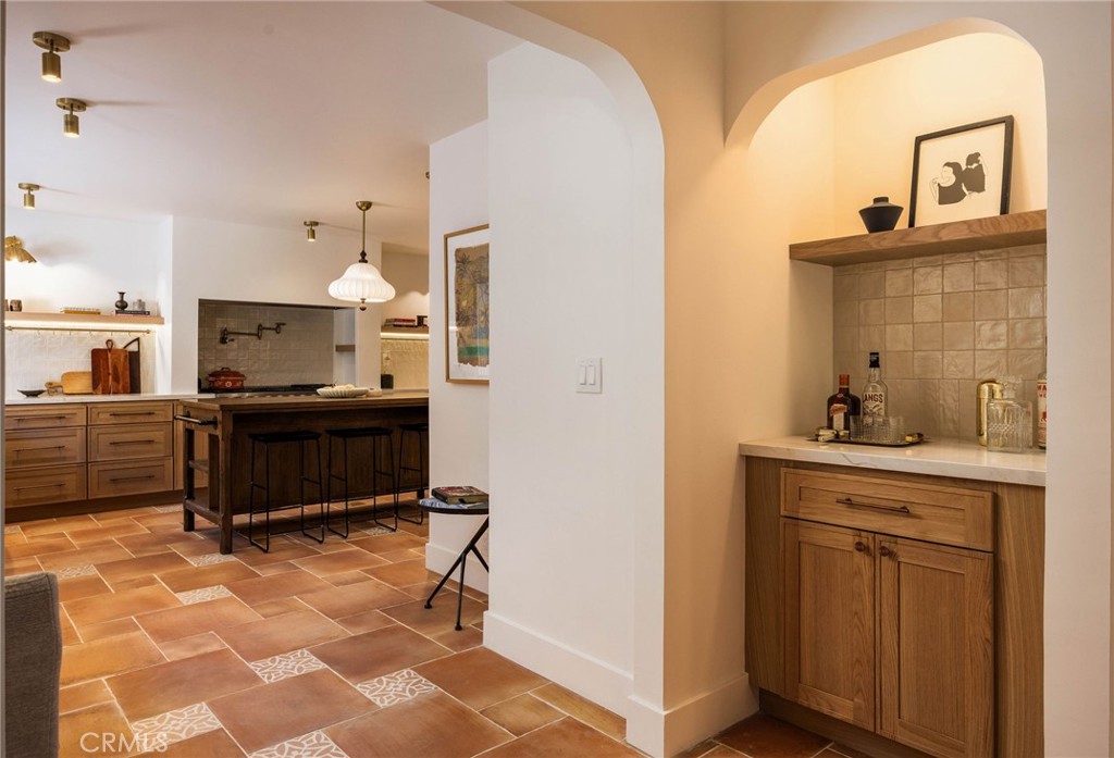 1096 Tulare