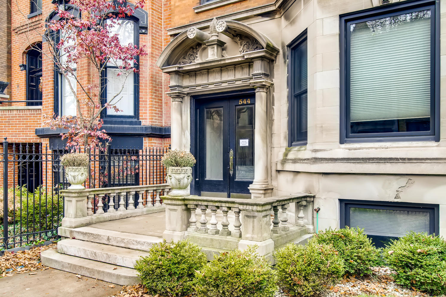 544 W Fullerton Parkway