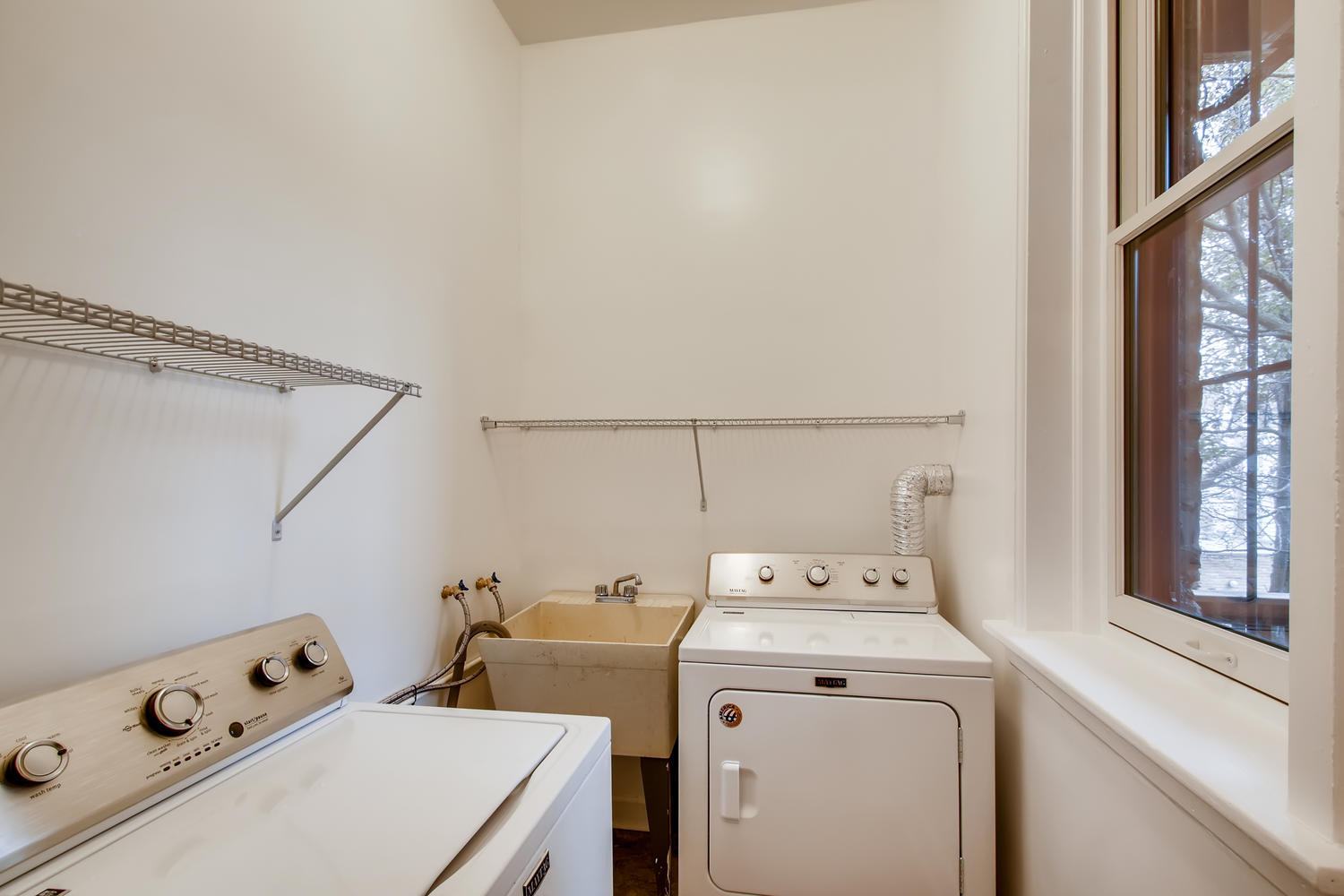 544 W Fullerton Parkway