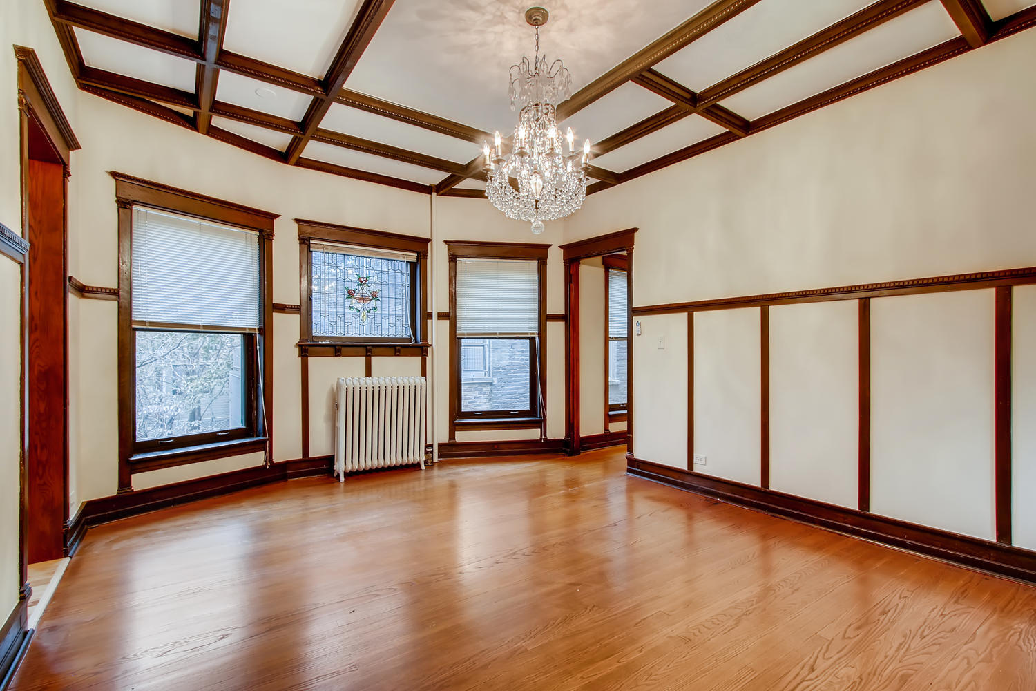 544 W Fullerton Parkway