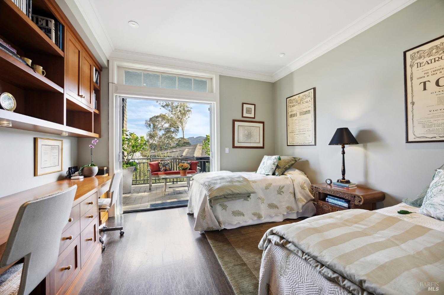 54 De Silva Island Dr