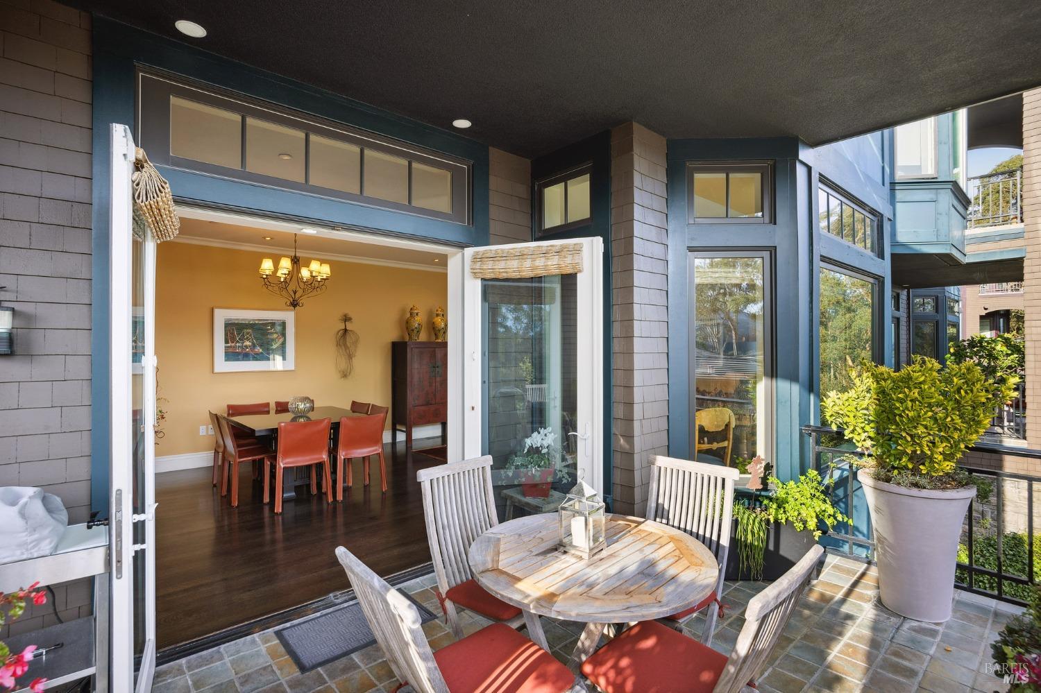 54 De Silva Island Dr