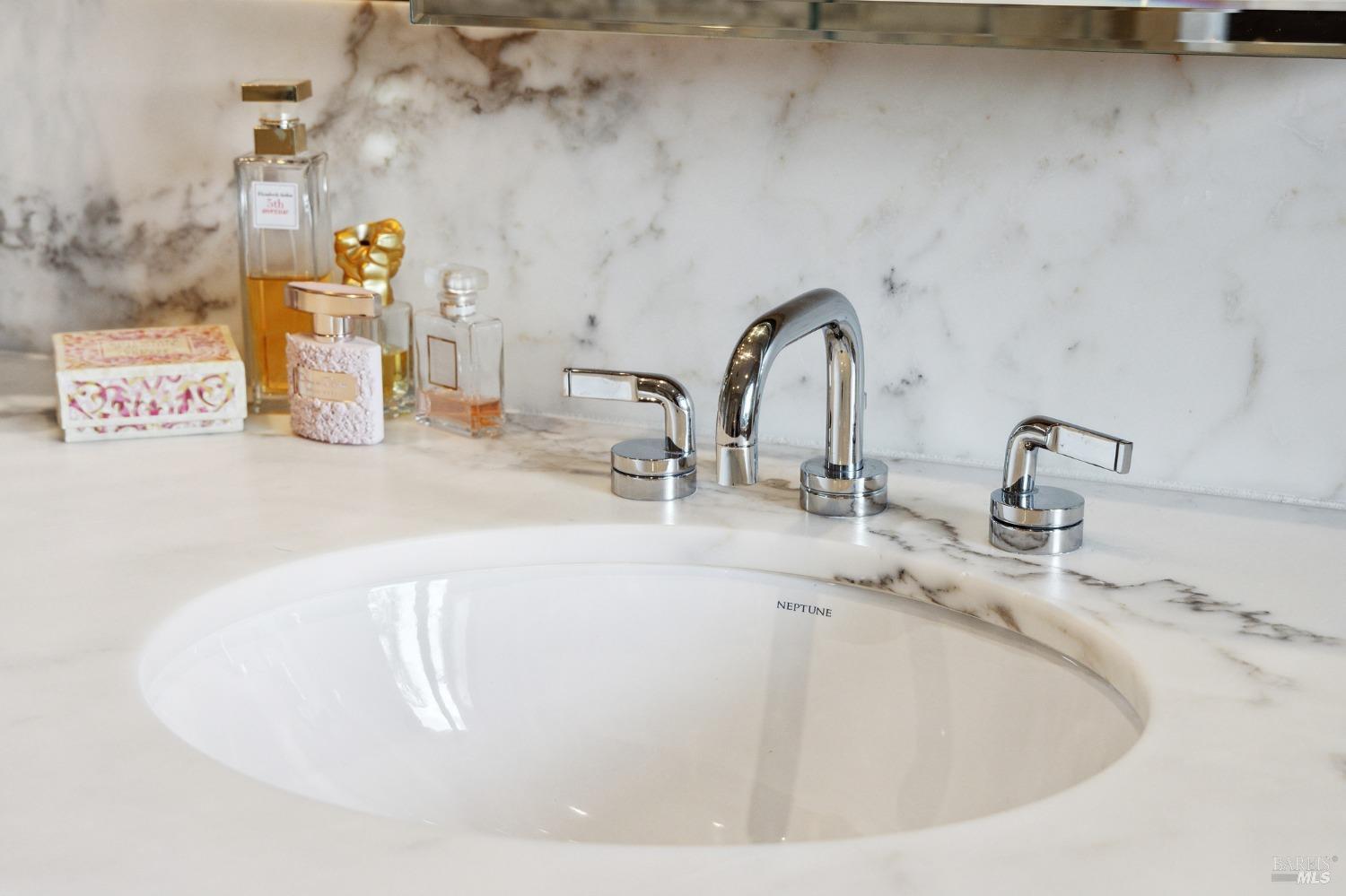 54 De Silva Island Dr