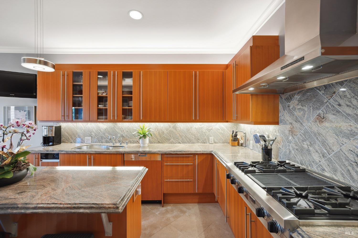 54 De Silva Island Dr