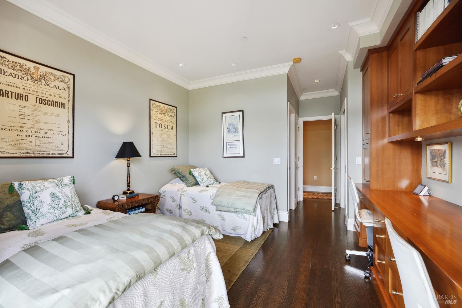 54 De Silva Island Dr