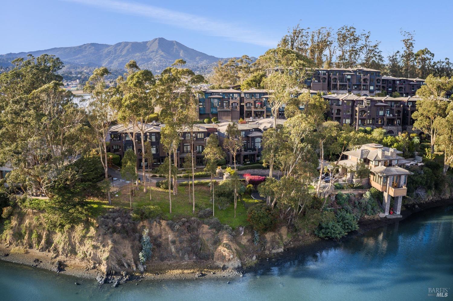 54 De Silva Island Dr