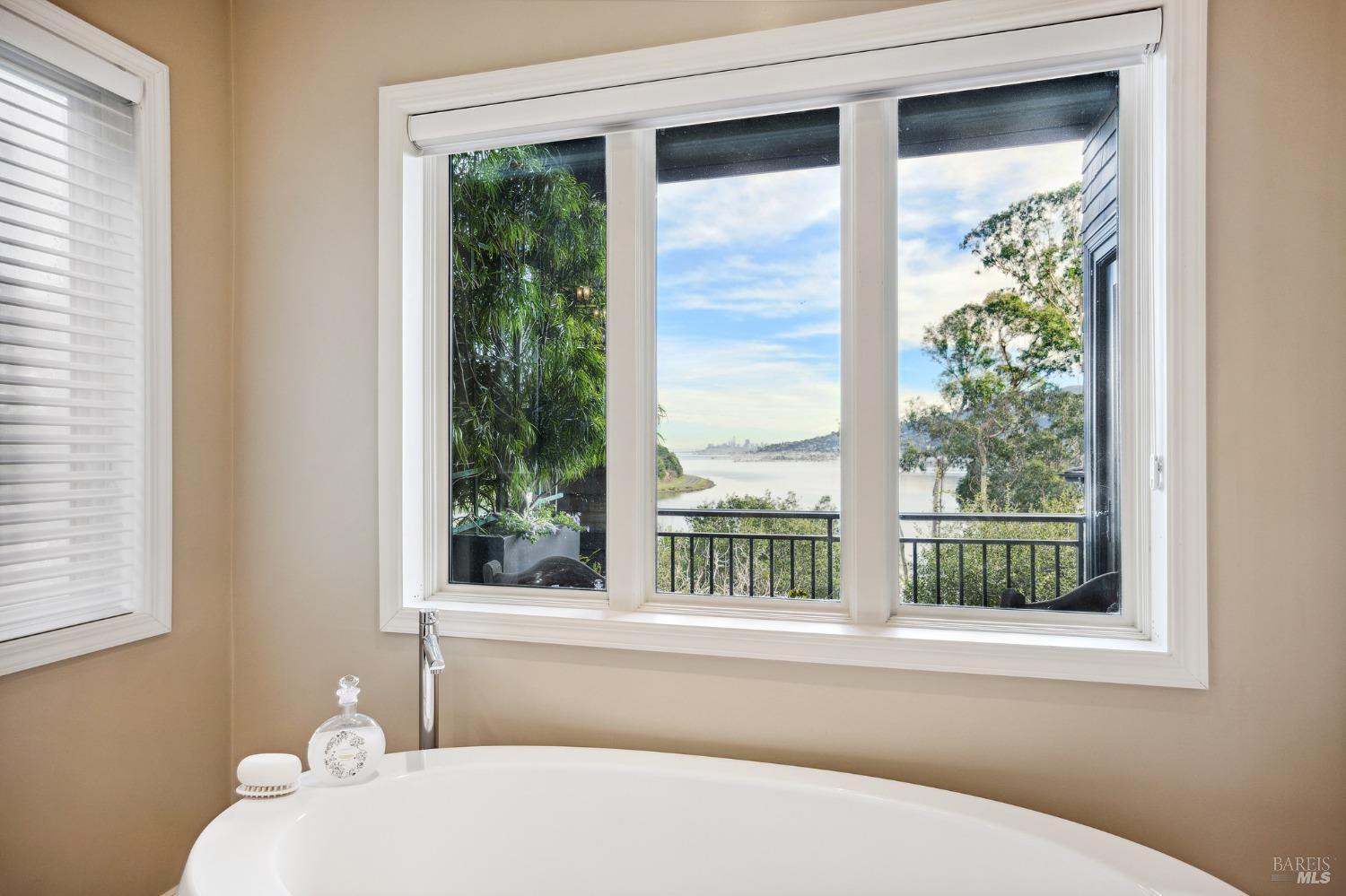 54 De Silva Island Dr