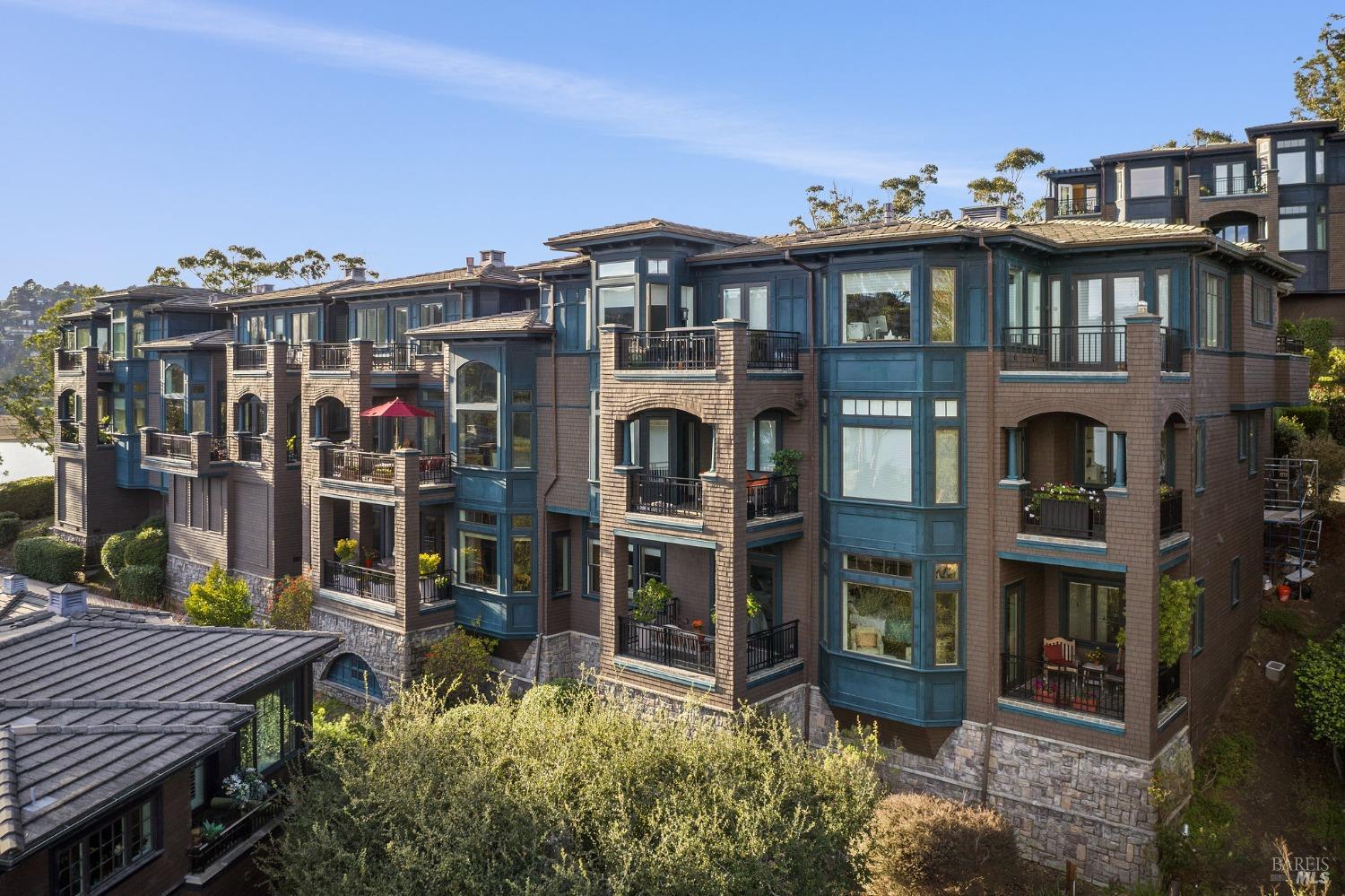 54 De Silva Island Dr