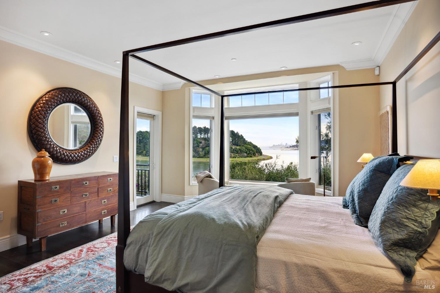 54 De Silva Island Dr