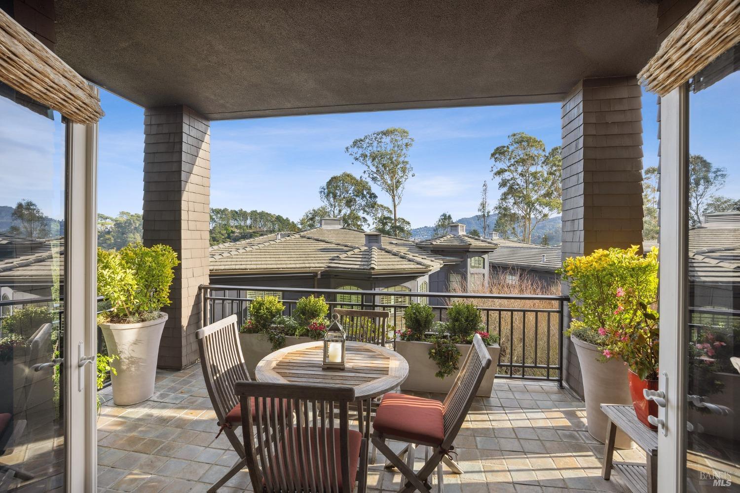 54 De Silva Island Dr