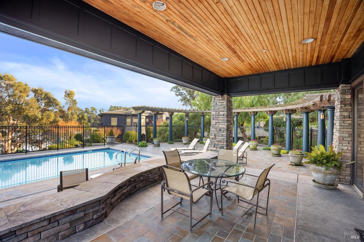 54 De Silva Island Dr