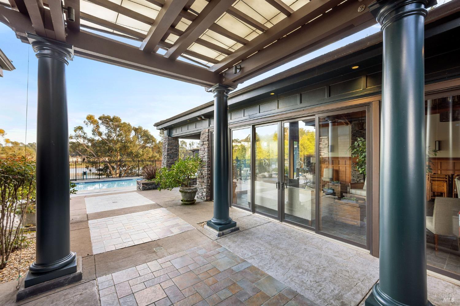 54 De Silva Island Dr