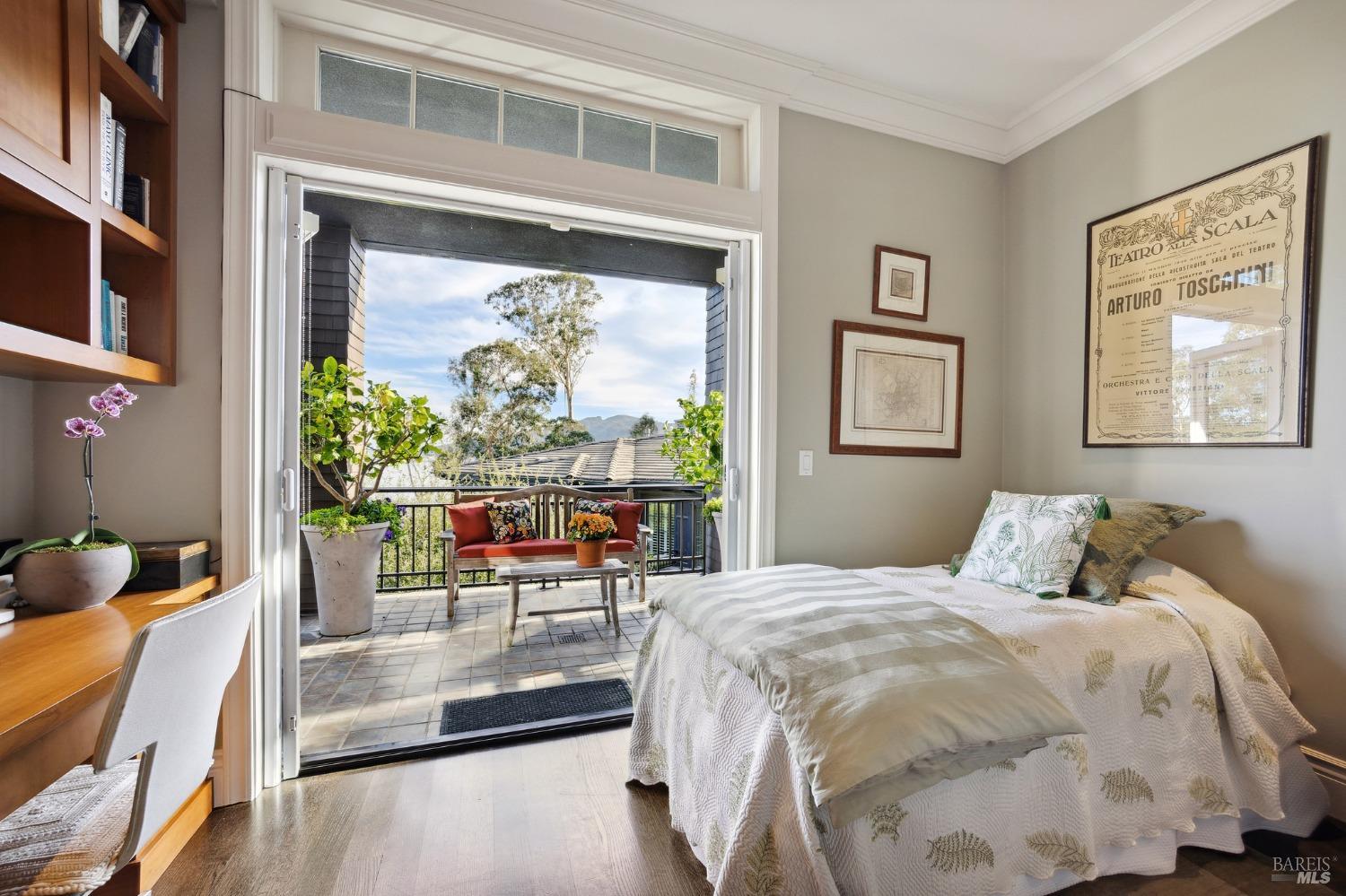 54 De Silva Island Dr