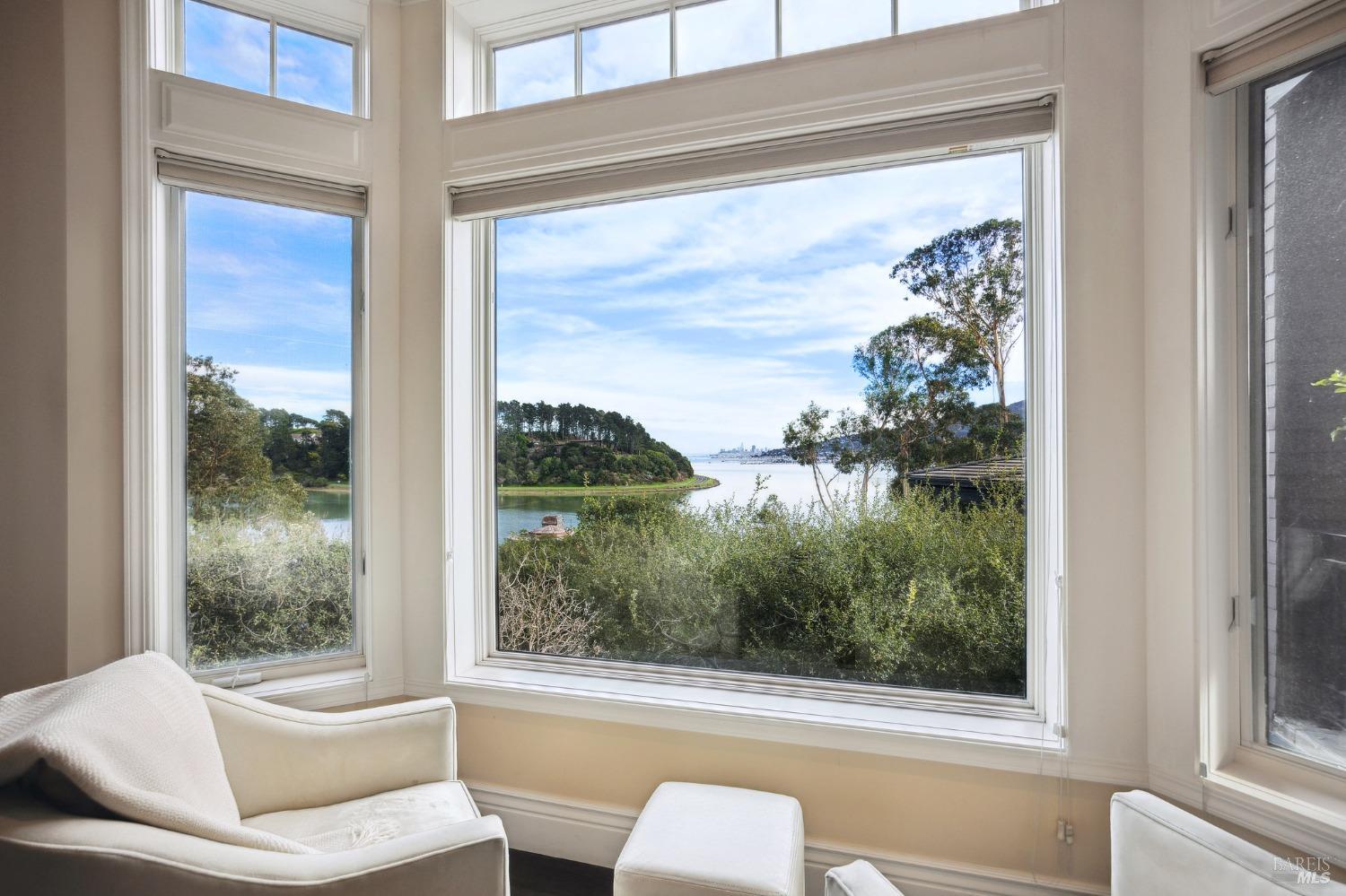 54 De Silva Island Dr