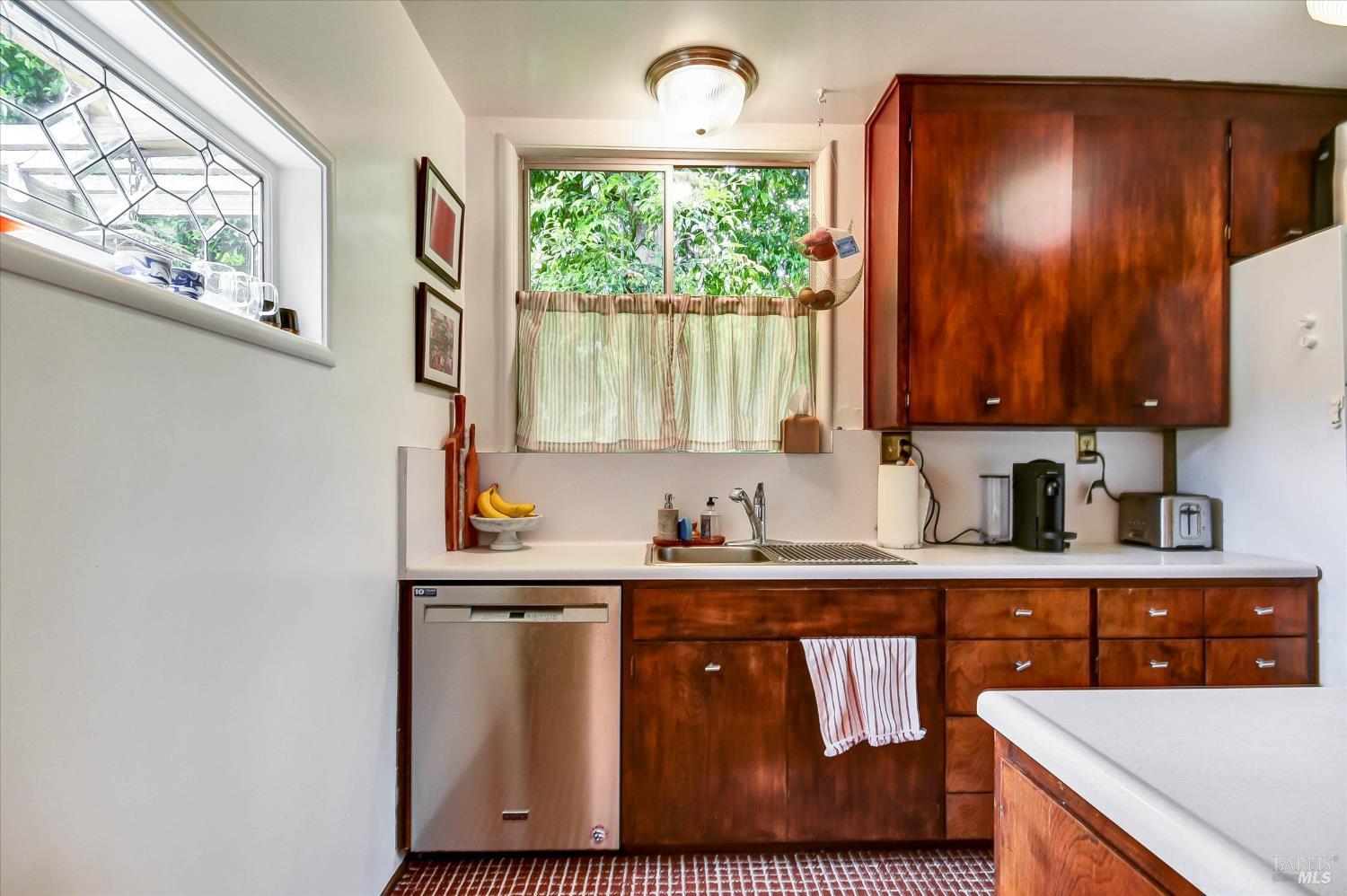 17 Girard Avenue