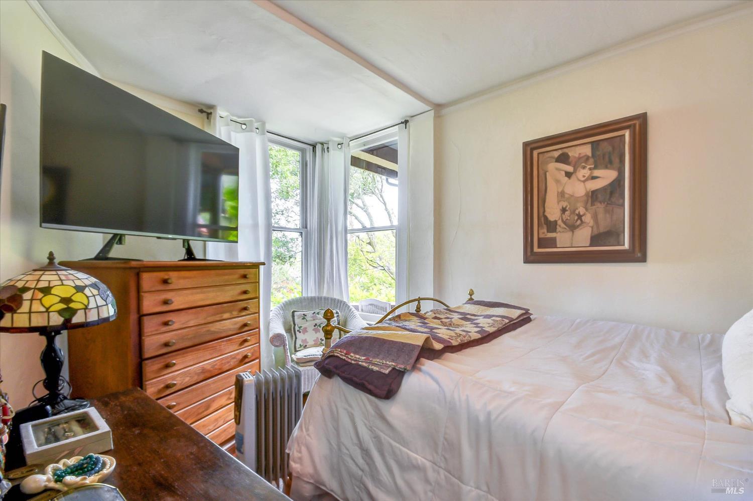 17 Girard Avenue