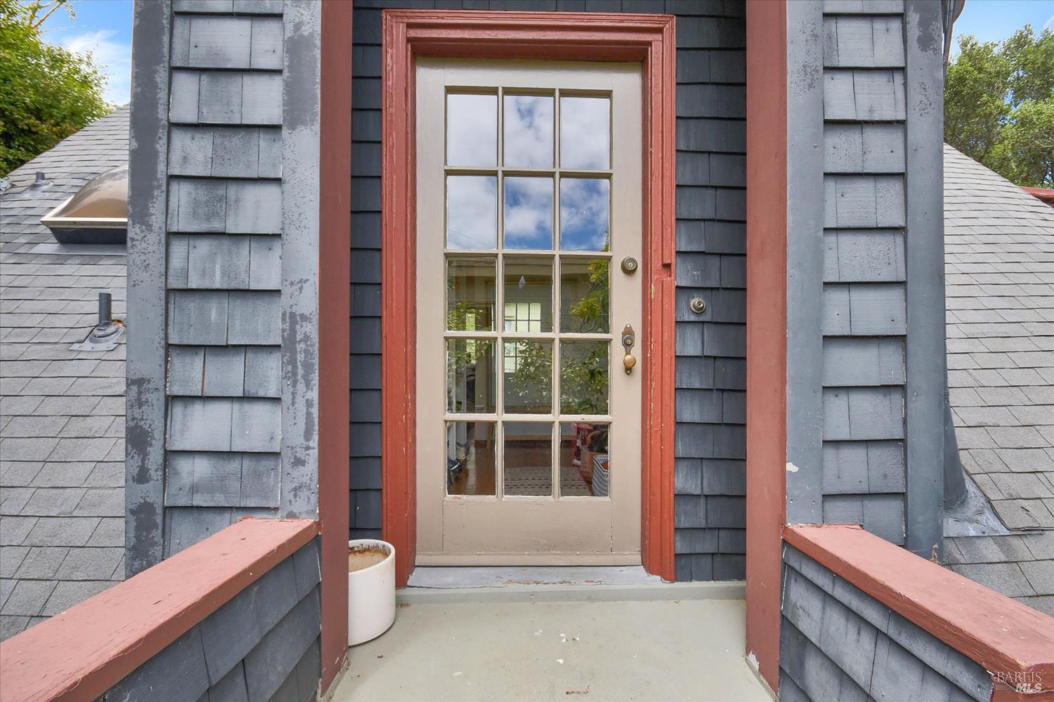 17 Girard Avenue
