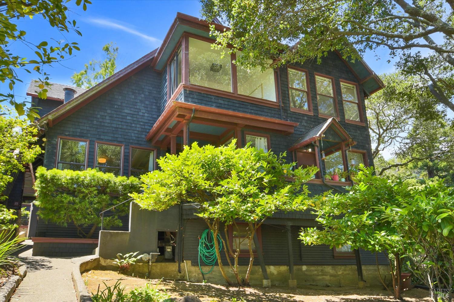 17 Girard Avenue