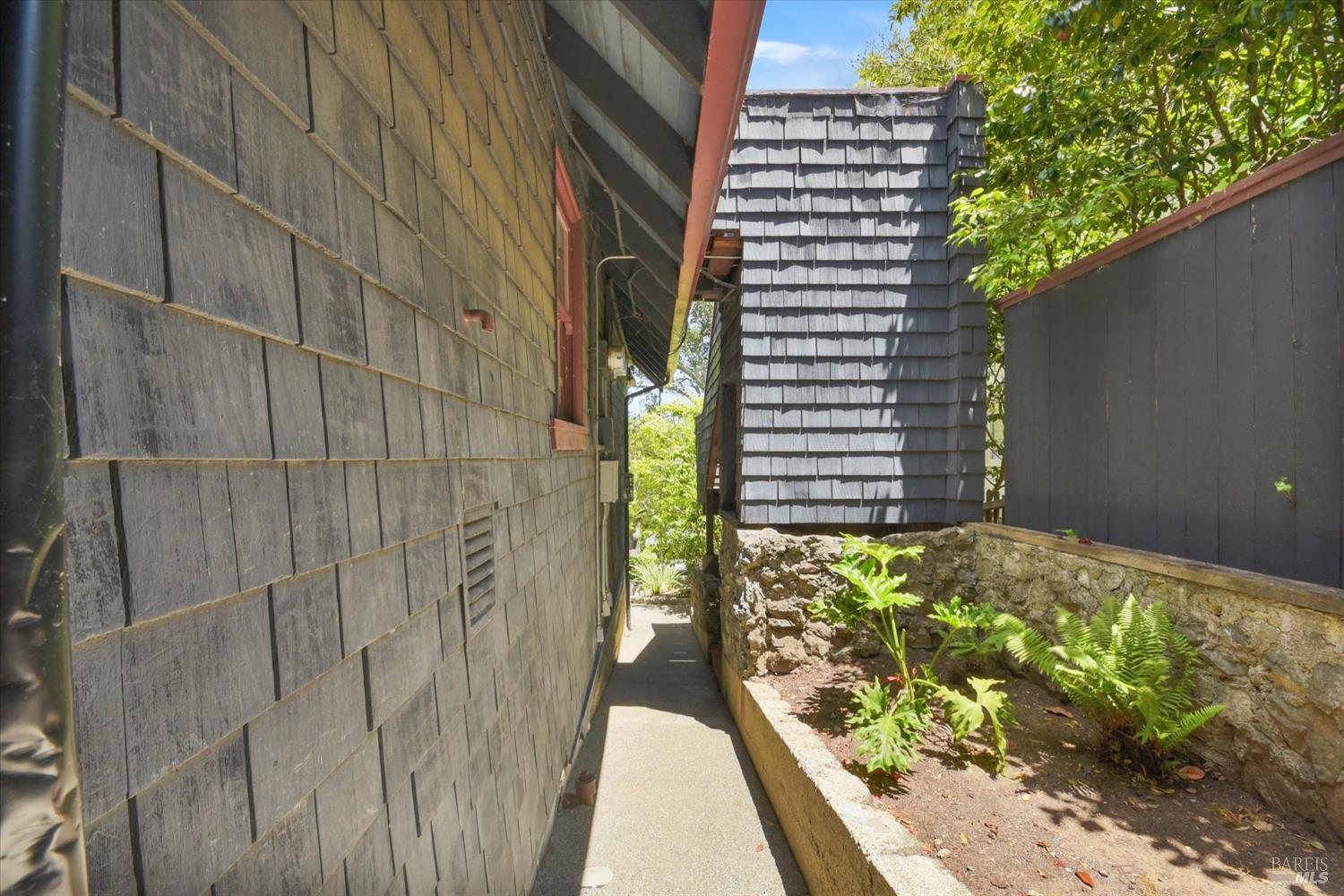 17 Girard Avenue