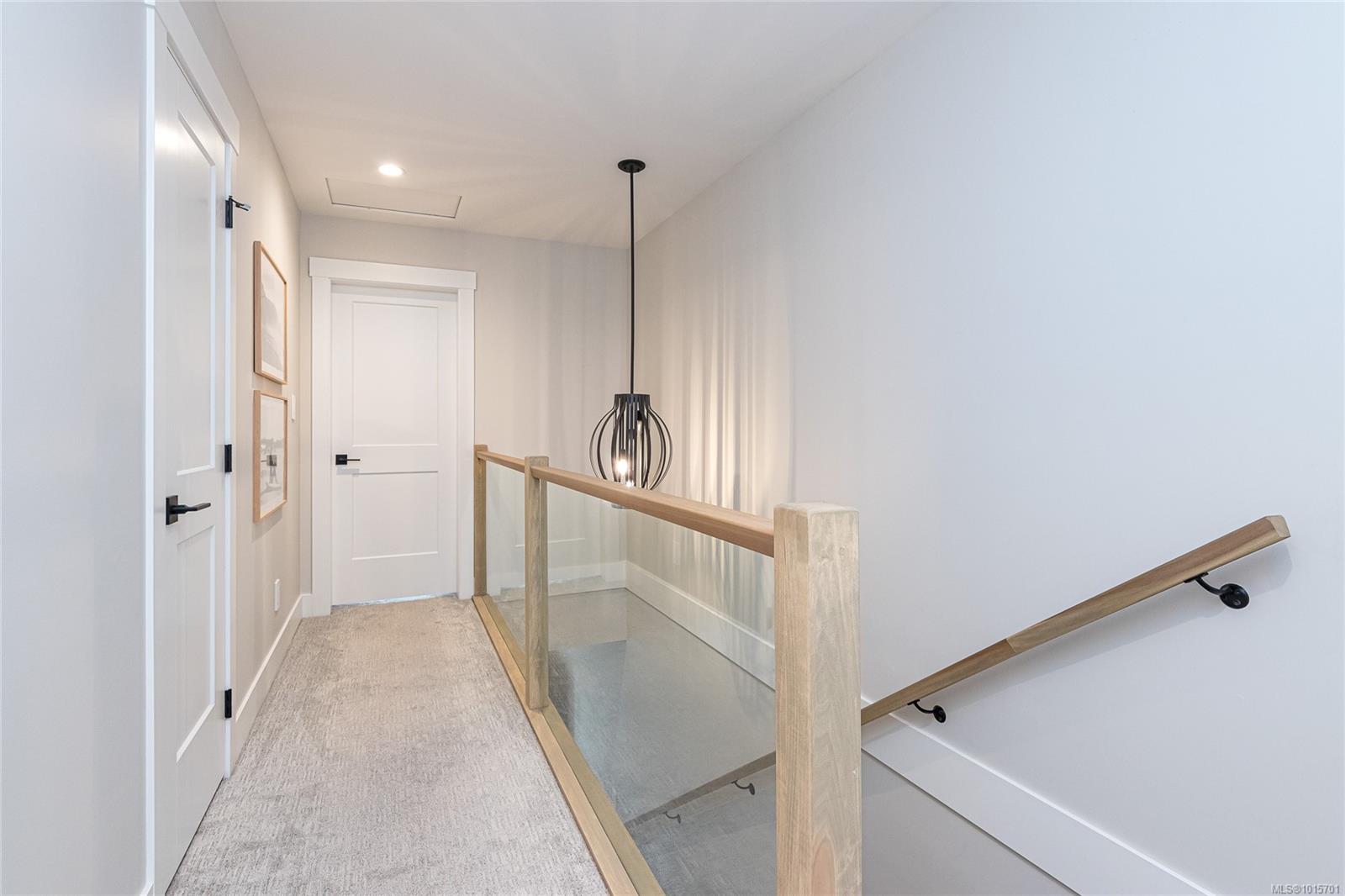 1142 Moonstone Loop
