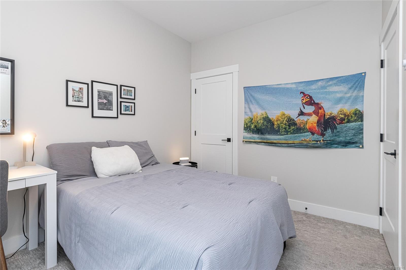 1142 Moonstone Loop