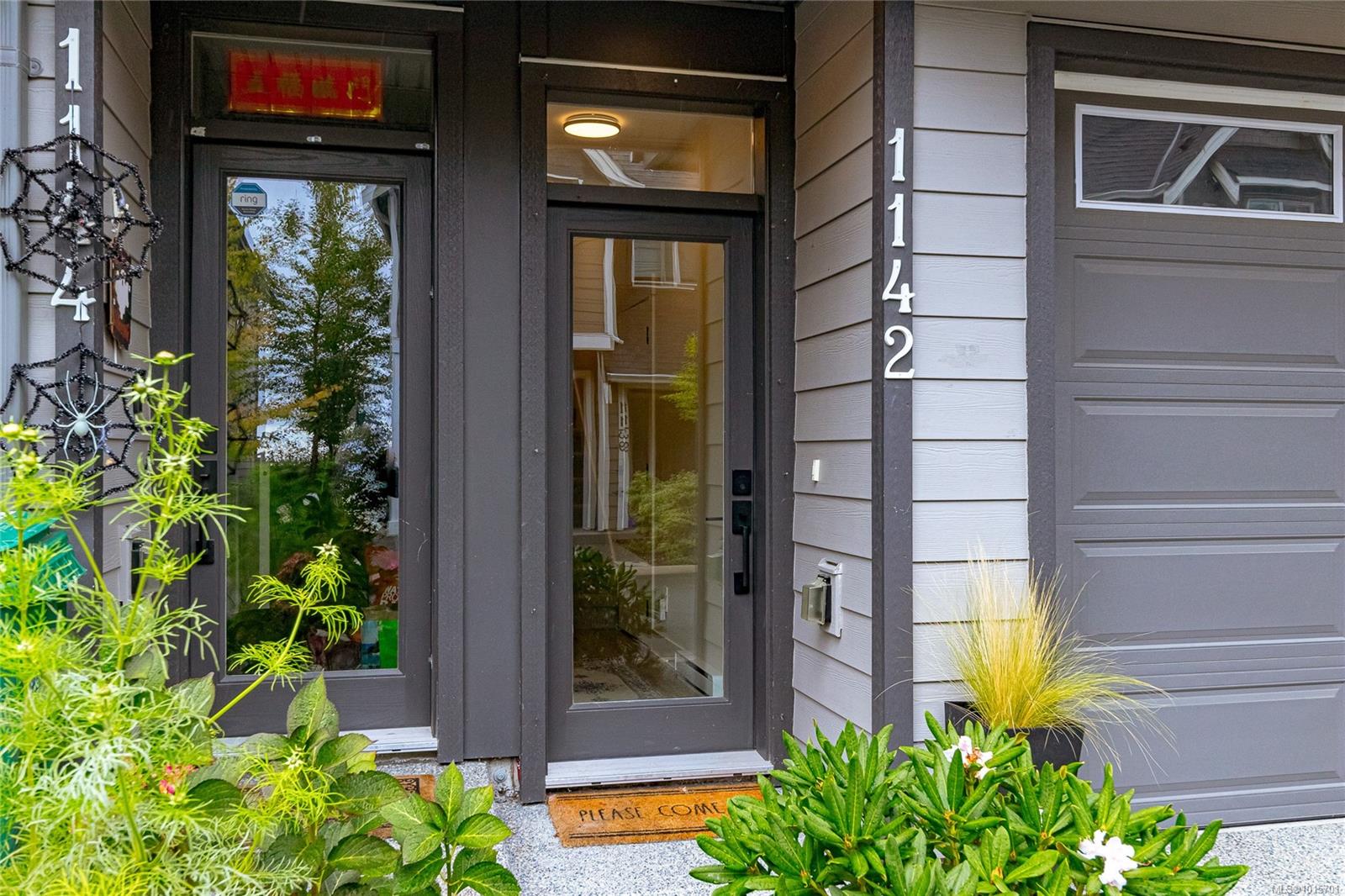 1142 Moonstone Loop