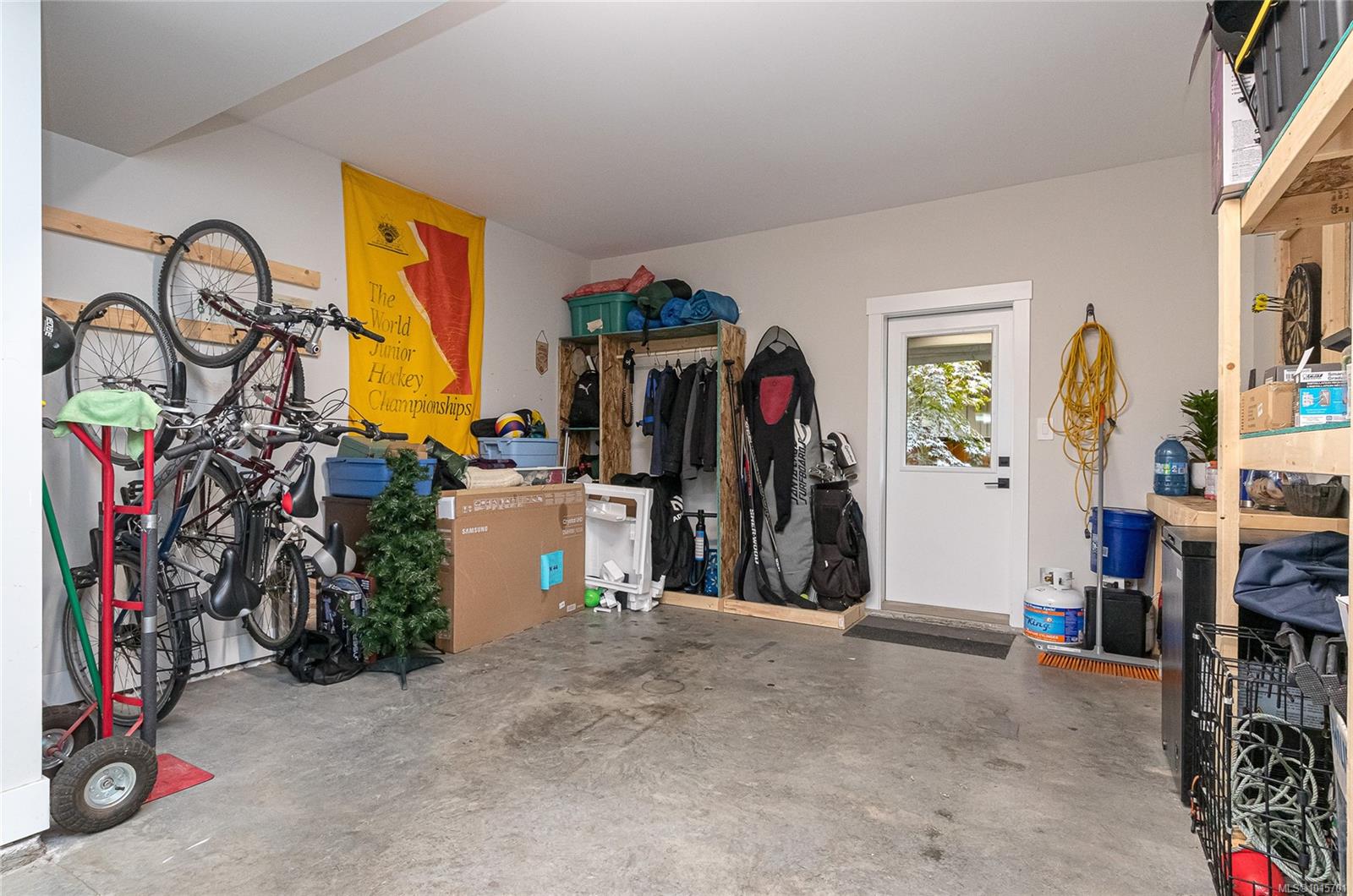 1142 Moonstone Loop