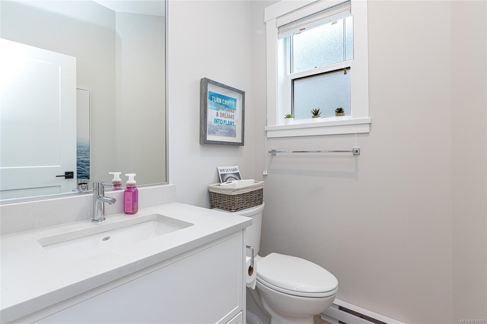 1142 Moonstone Loop