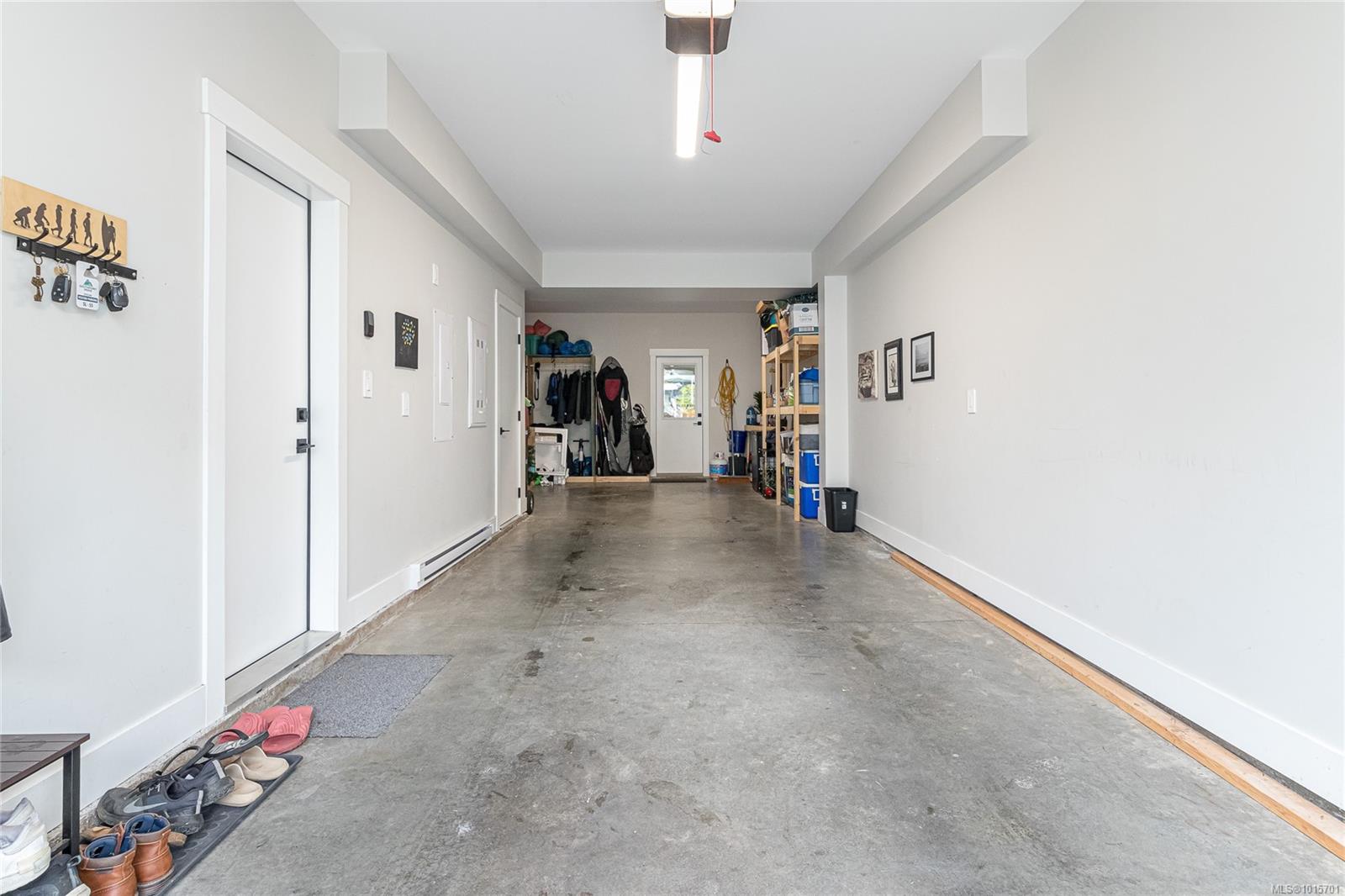 1142 Moonstone Loop