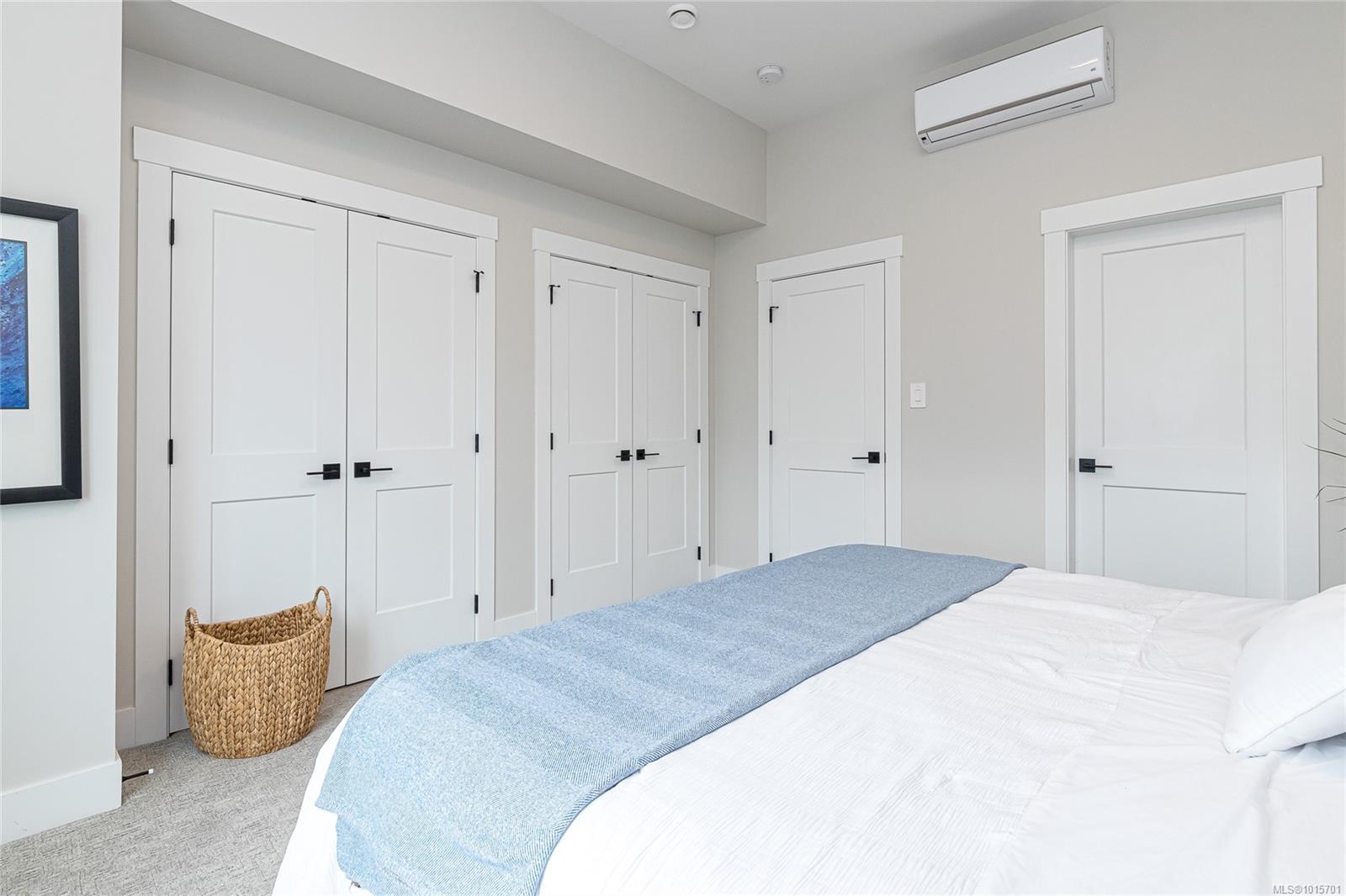 1142 Moonstone Loop