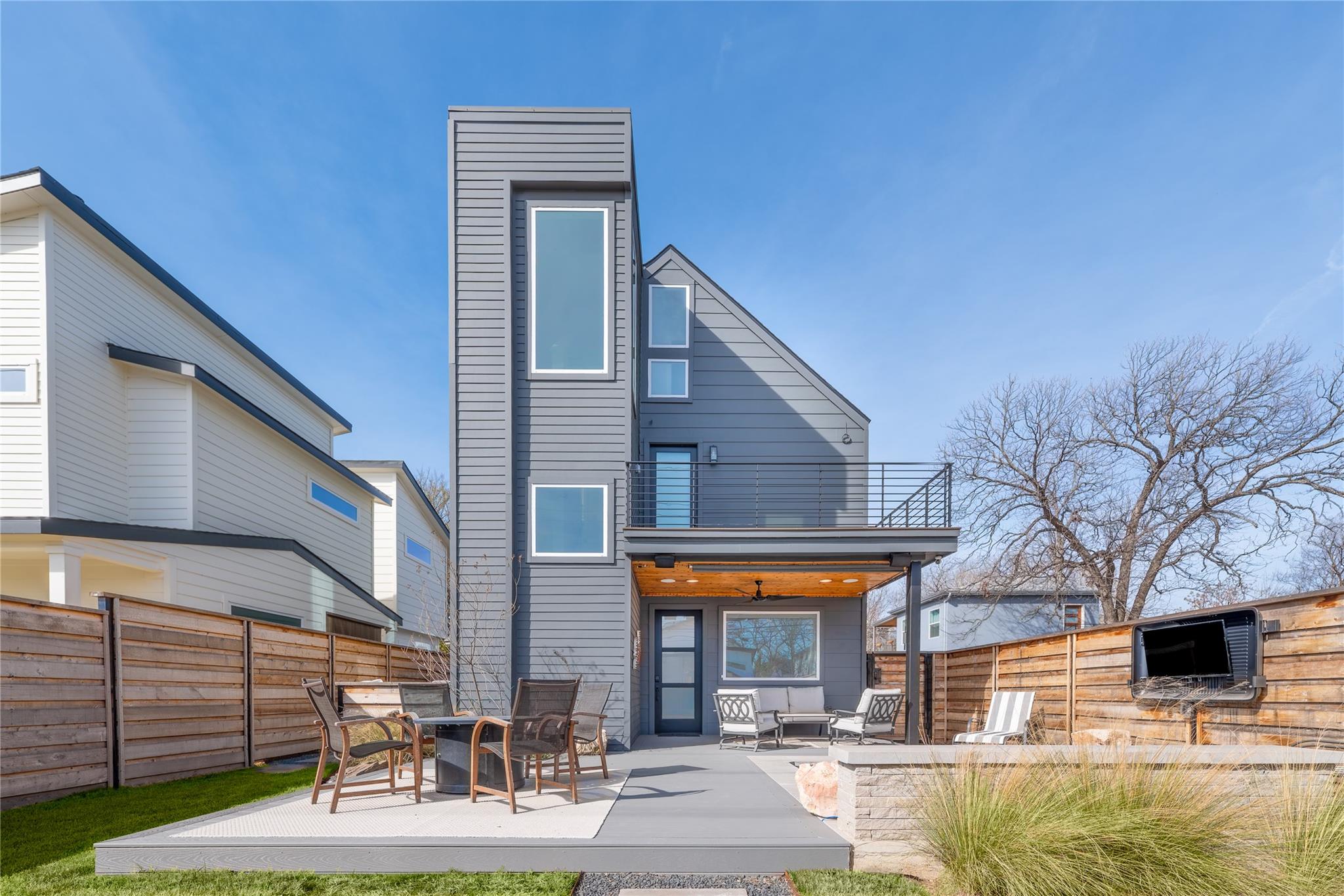 2004 Chestnut Ave # 1