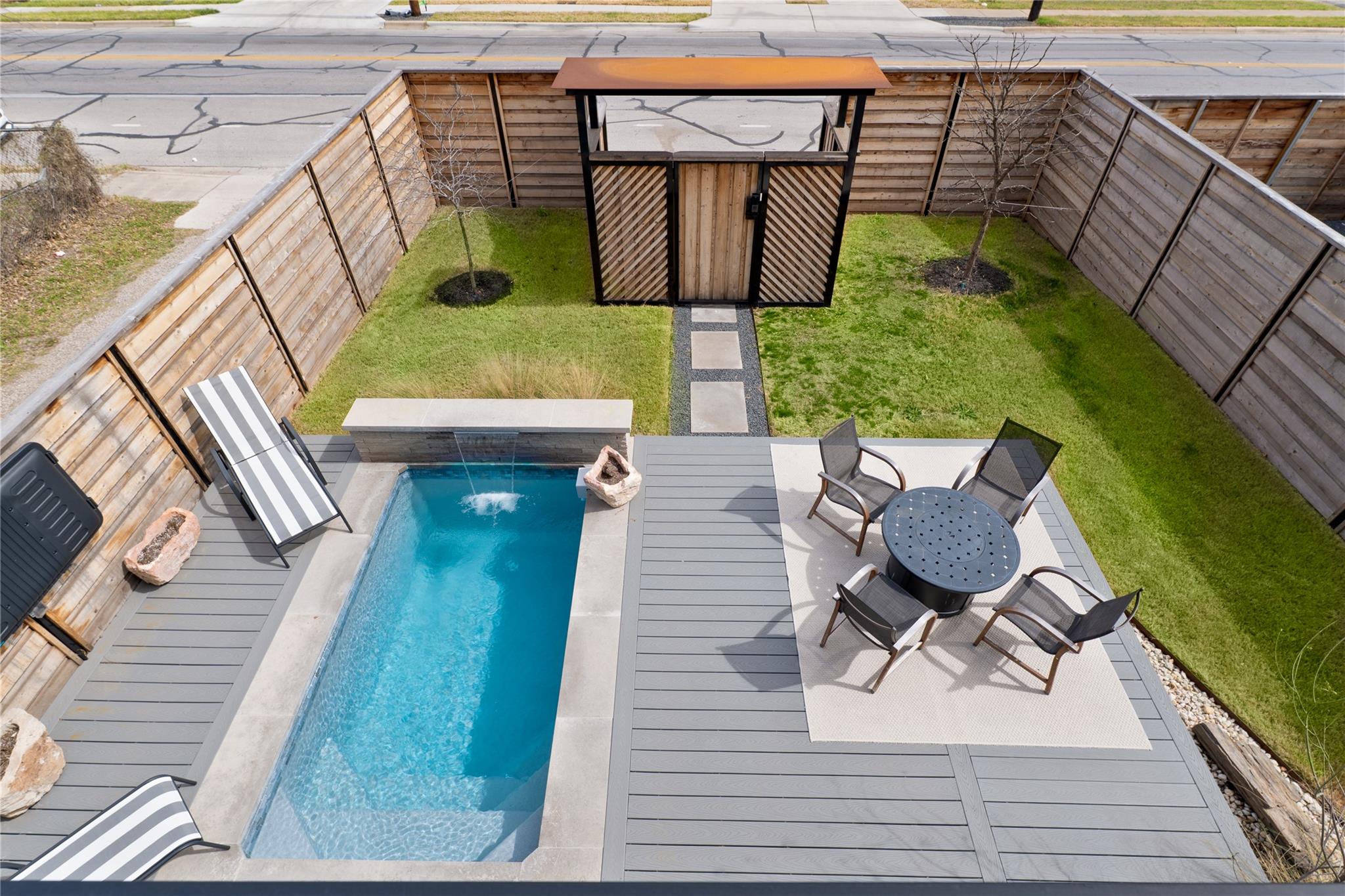 2004 Chestnut Ave # 1