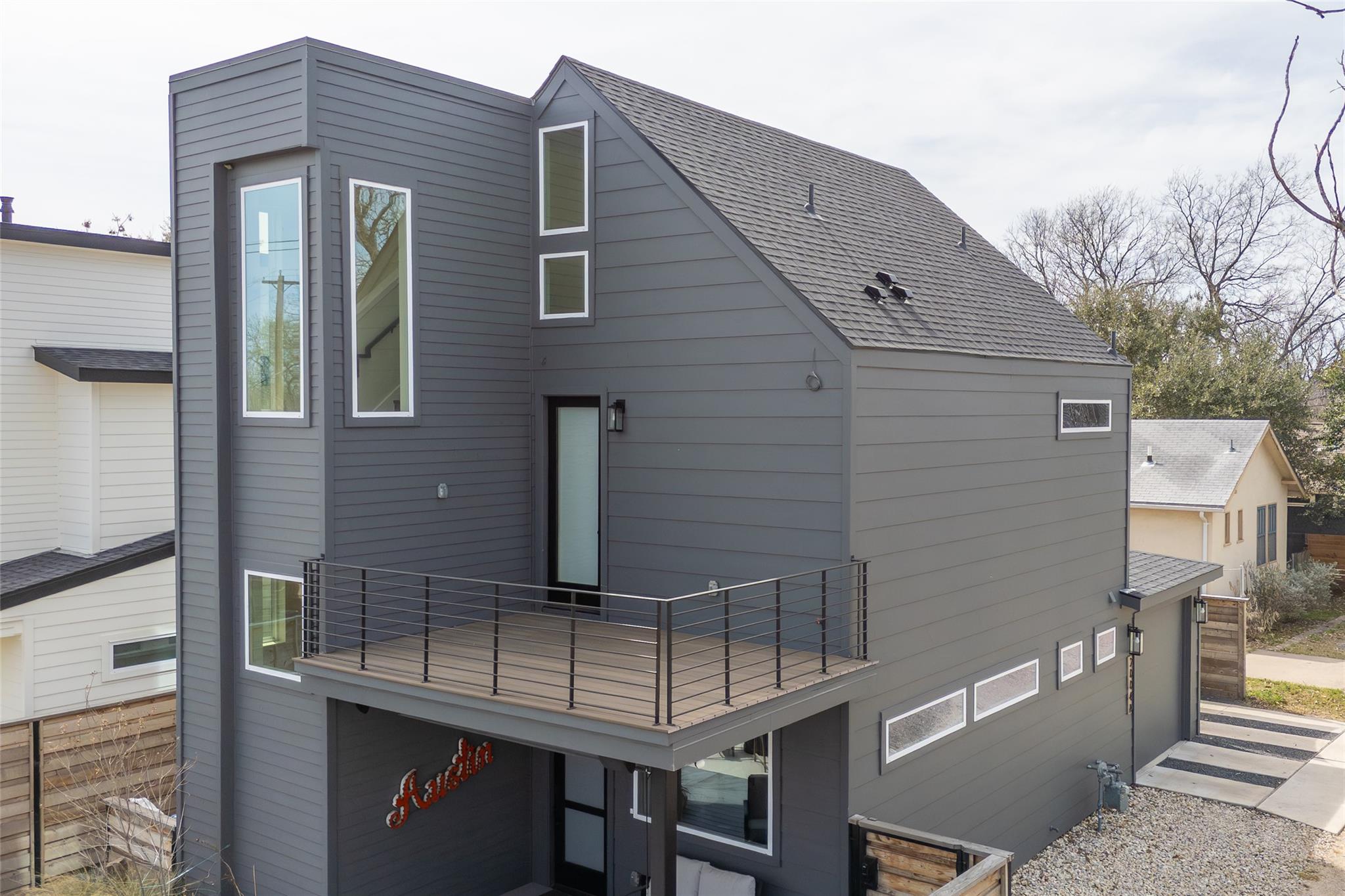 2004 Chestnut Ave # 1