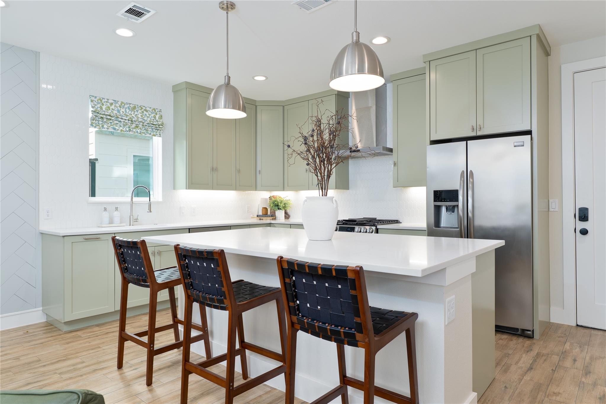 2004 Chestnut Ave # 1