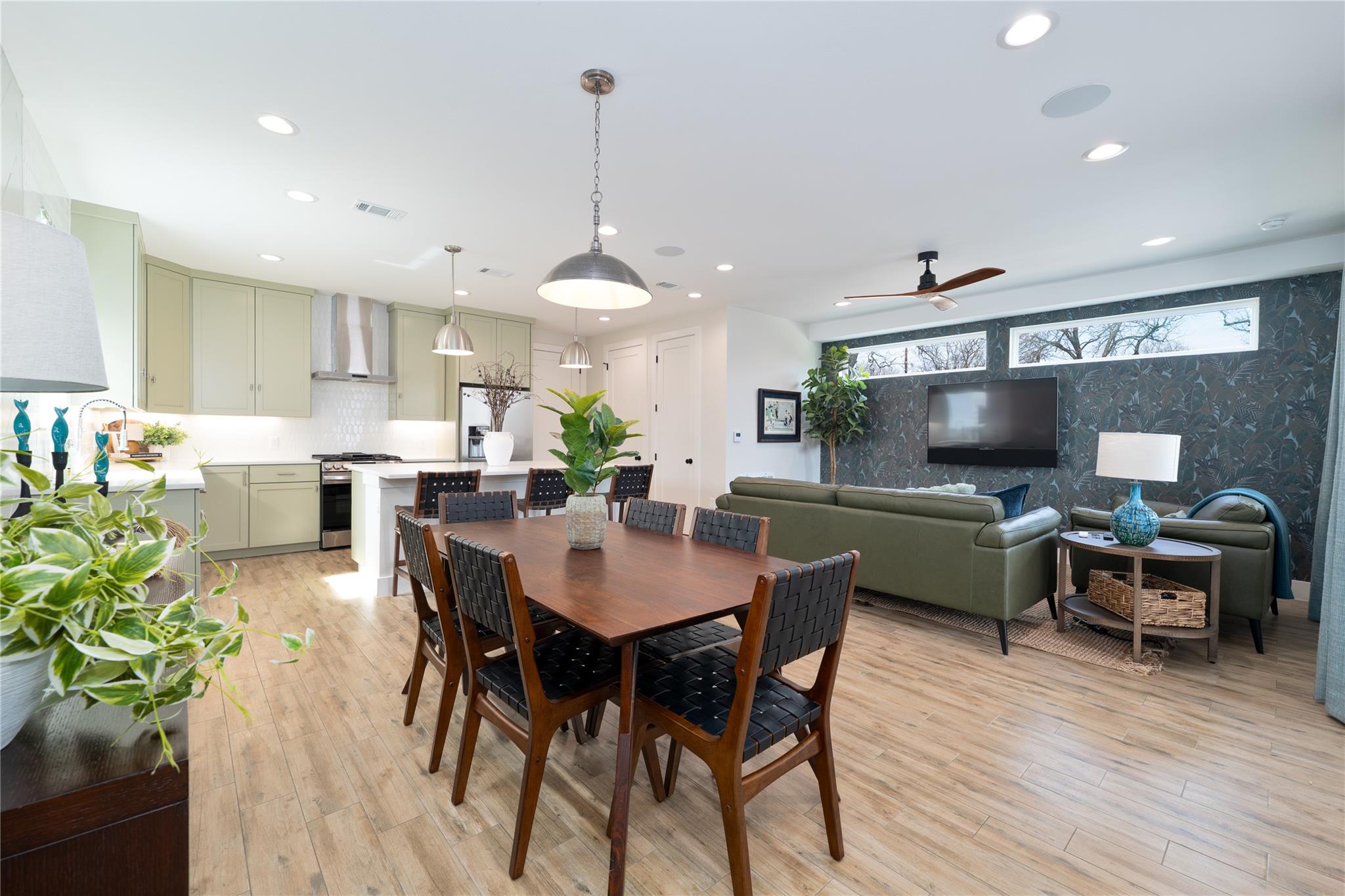 2004 Chestnut Ave # 1