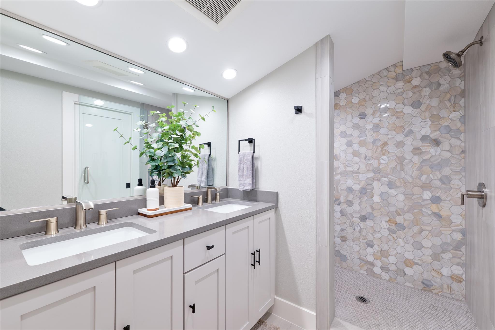 2004 Chestnut Ave # 1