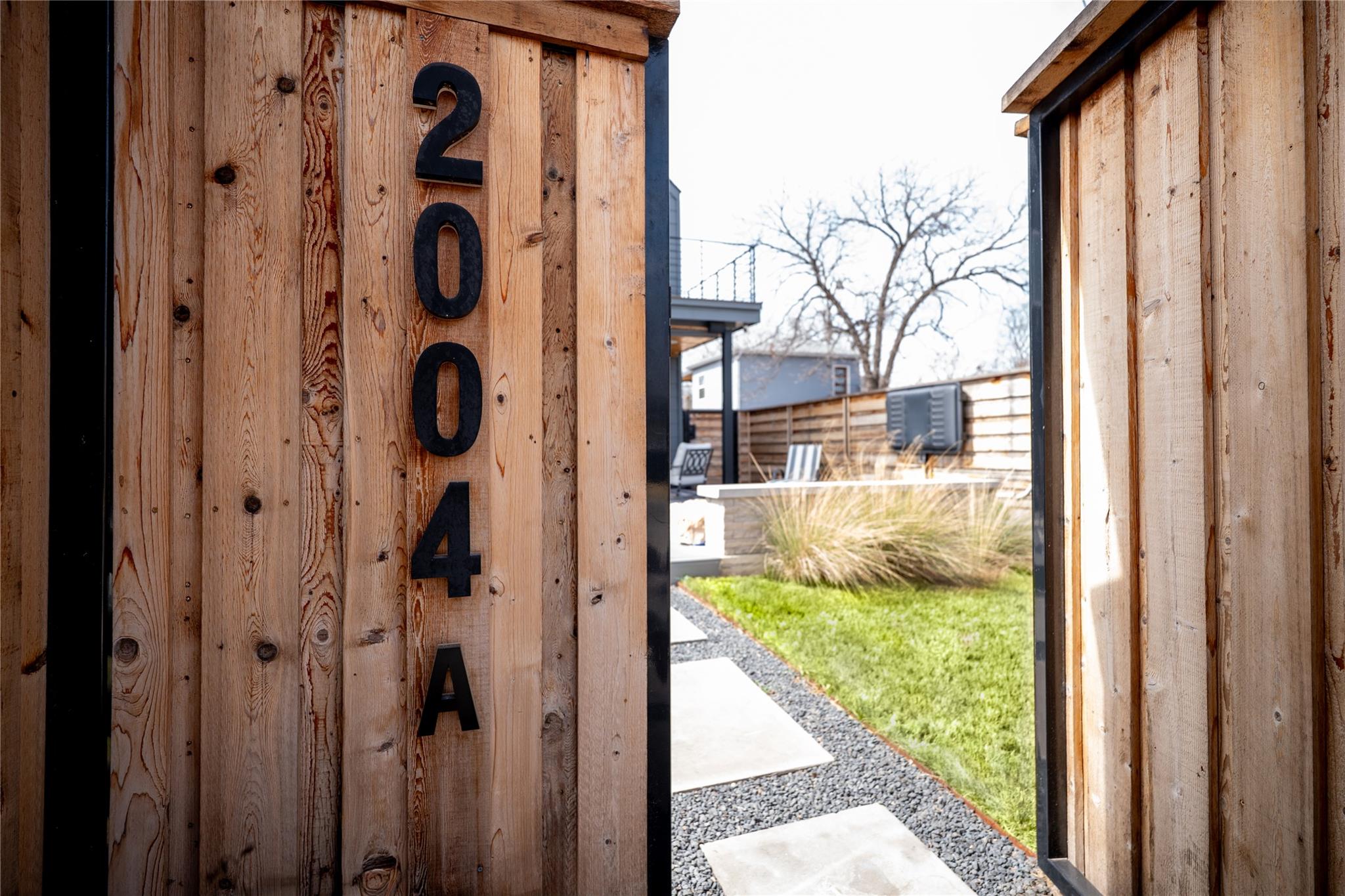 2004 Chestnut Ave # 1