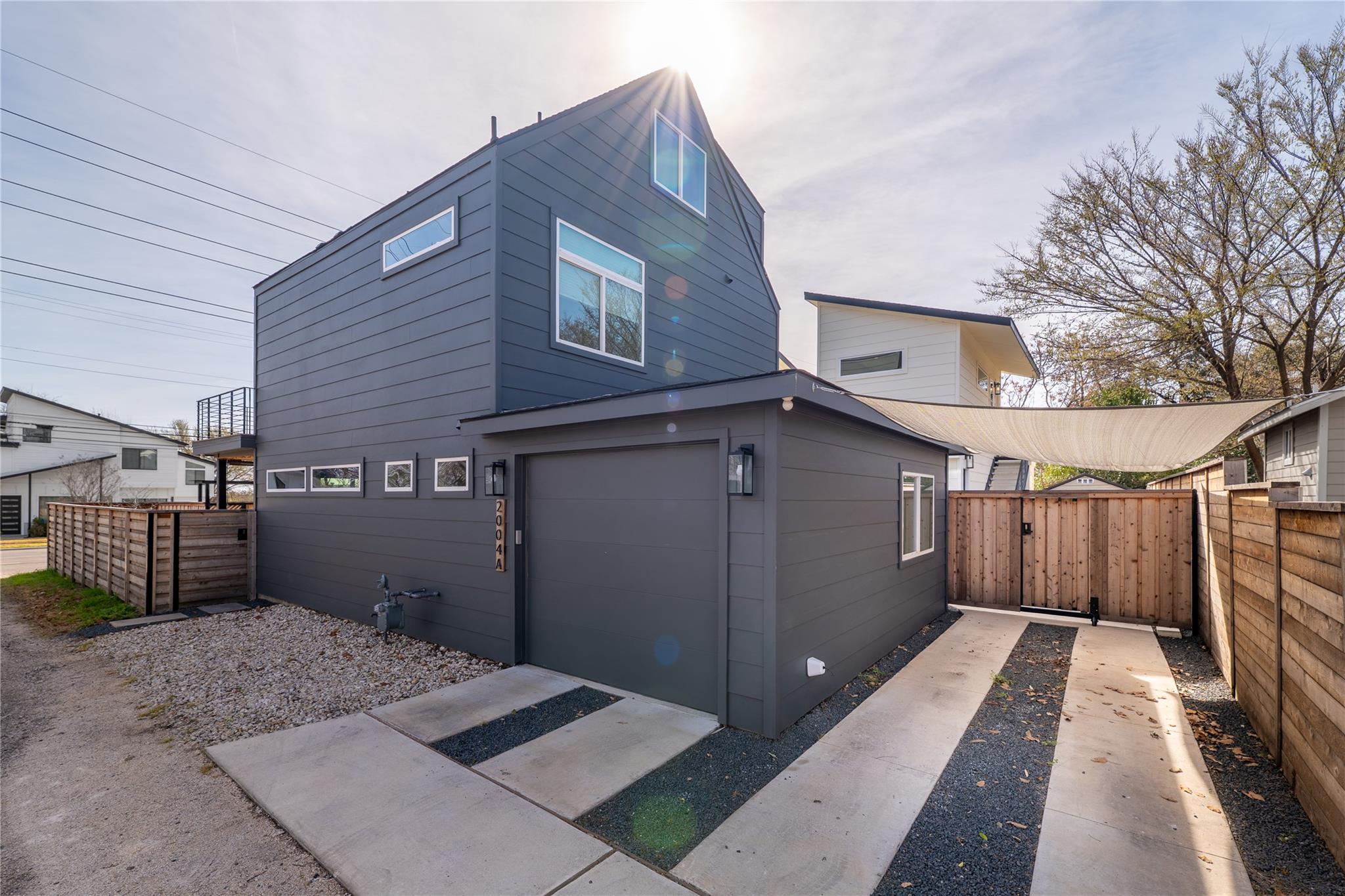 2004 Chestnut Ave # 1