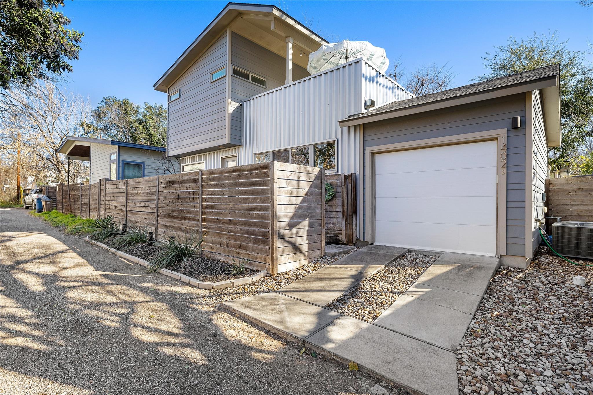 1402 Singleton Ave # B