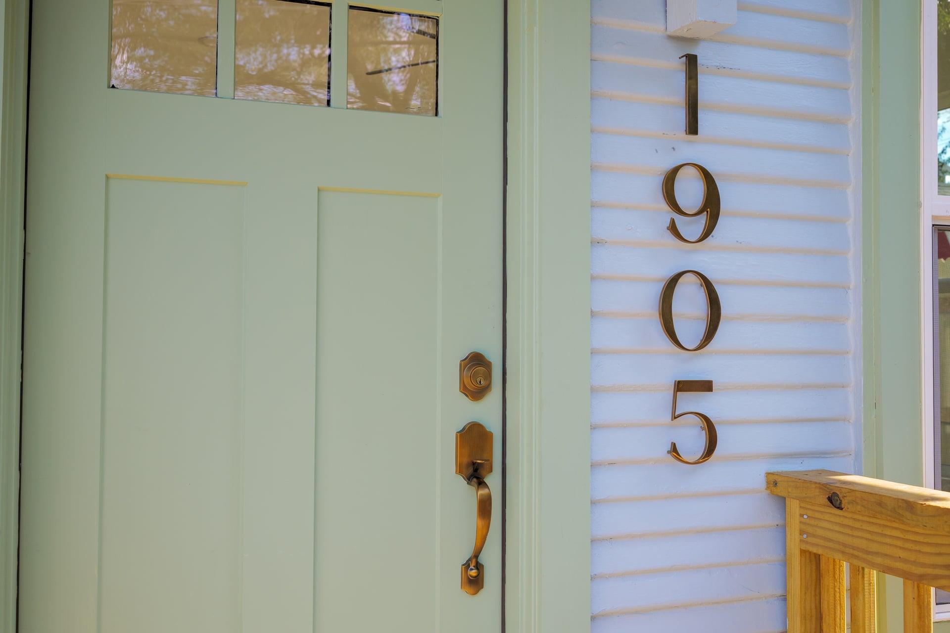 1905 E 21 ST