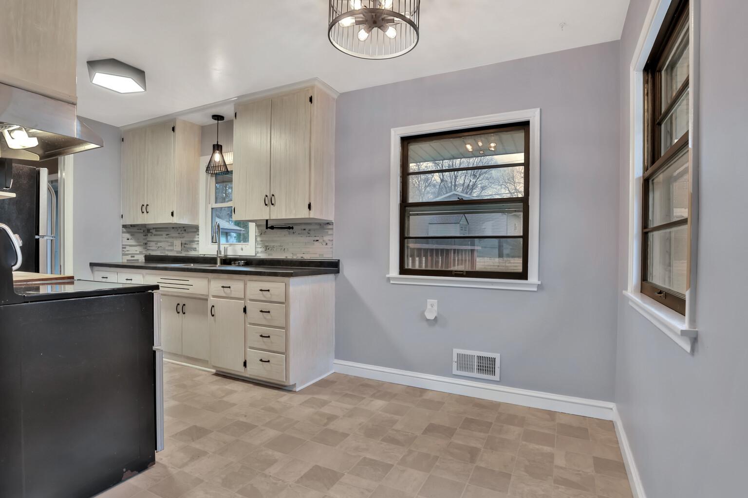 3773 Mcknight Road N