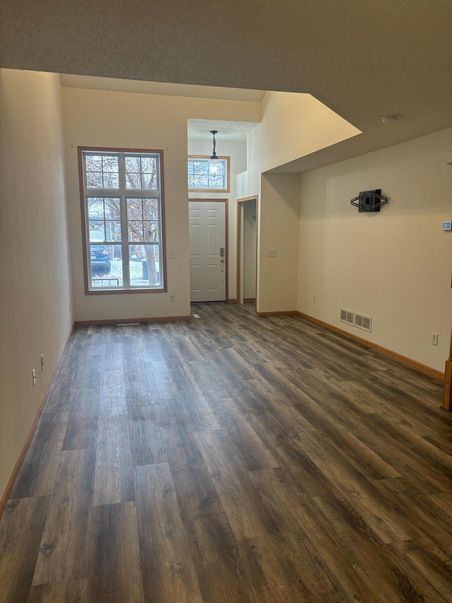 3035 Cutters Grove Avenue