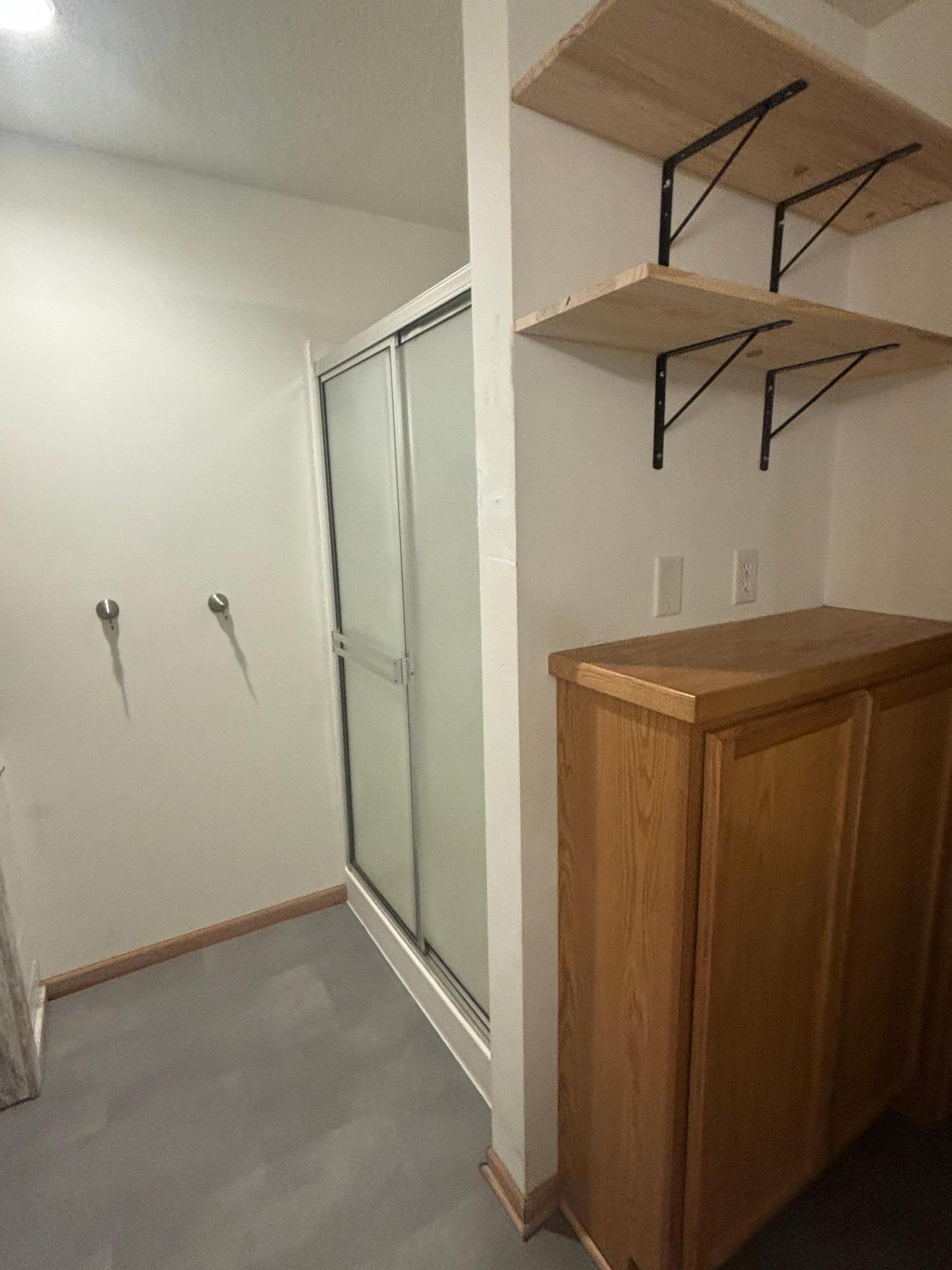 3035 Cutters Grove Avenue