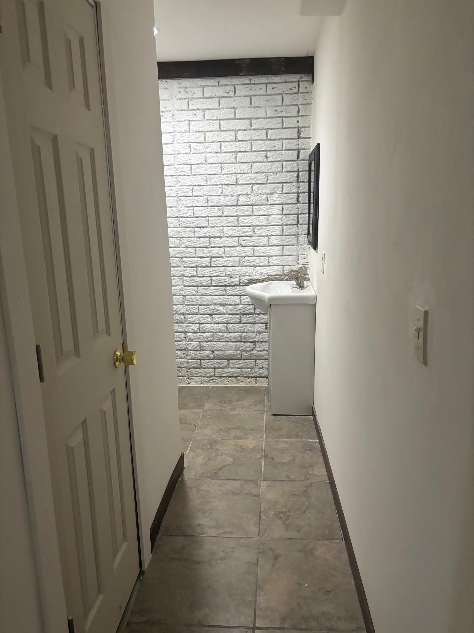 3035 Cutters Grove Avenue