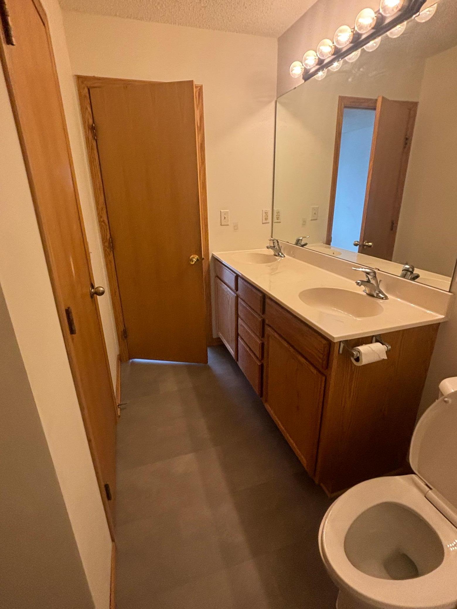 3035 Cutters Grove Avenue