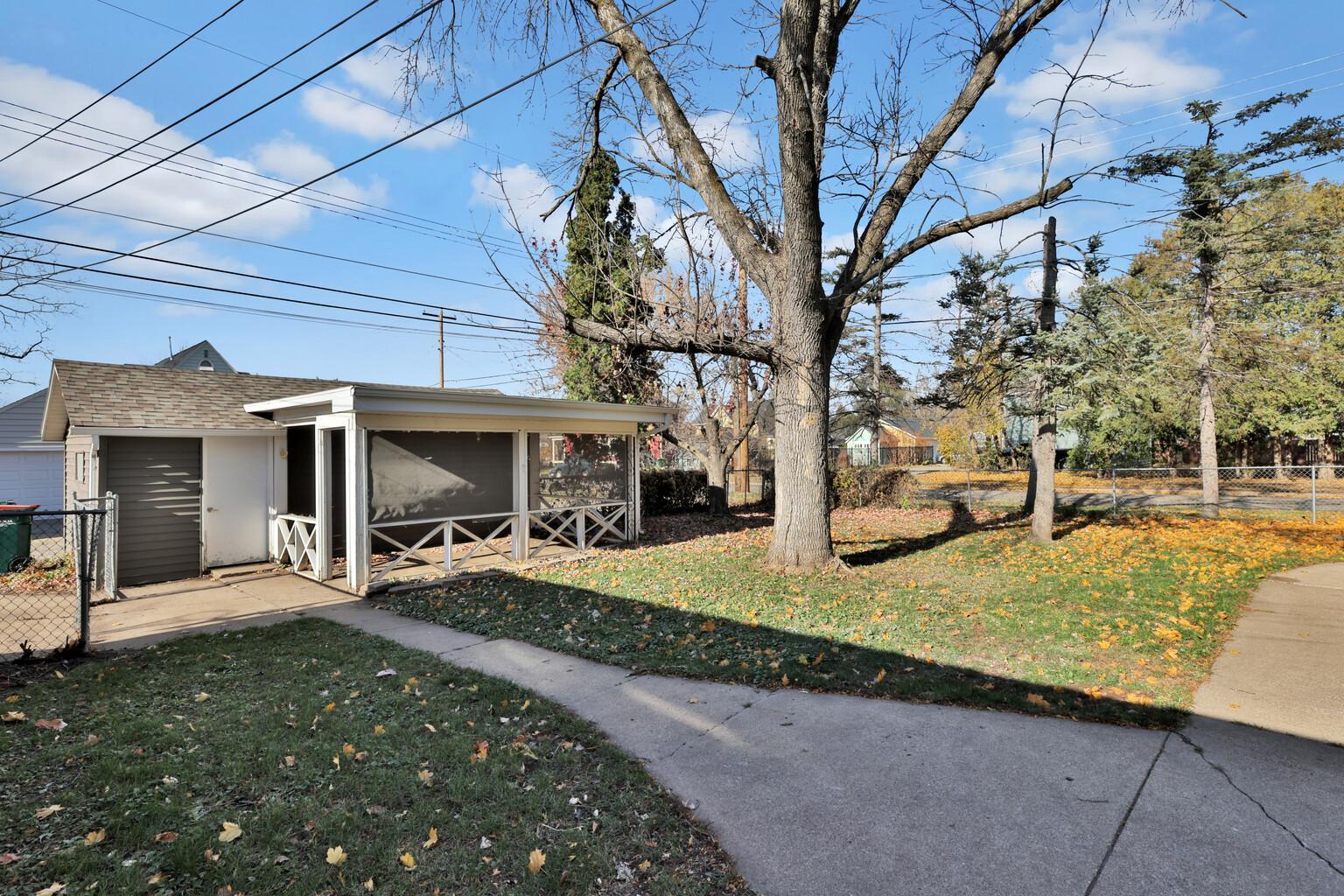1233 7th Street